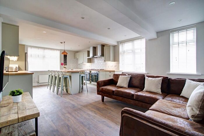 8 Bedroom Flat To Rent In Peel Street, Nottingham, NG1