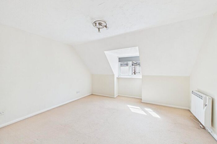 2 Bedroom Maisonette To Rent In Waterside Court, Alton, Hampshire, GU34