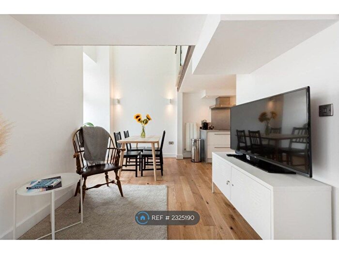 2 Bedroom Flat To Rent In Cadogan Road, London, SE18