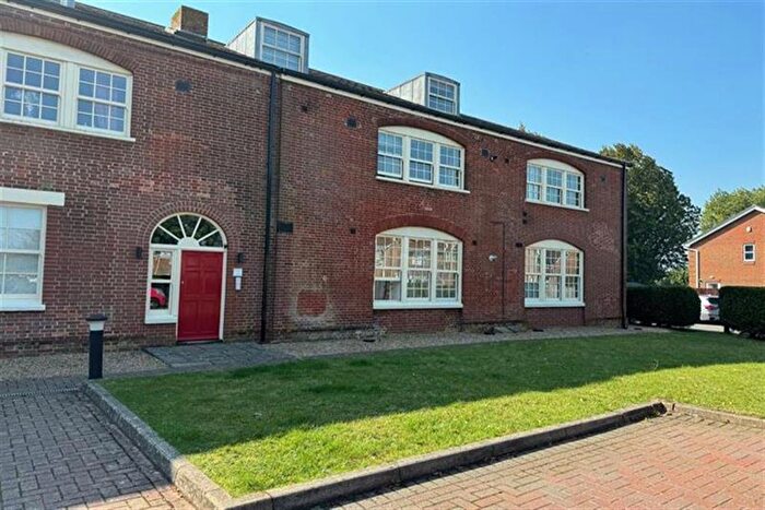 2 Bedroom Flat To Rent In The Stables, BH23