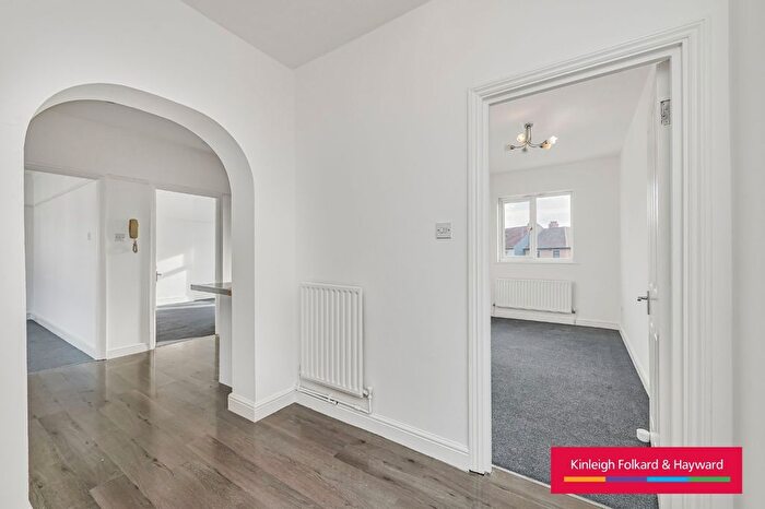 3 Bedroom Flat For Sale In Perry Hill, Catford, London, SE6