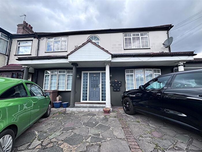1 Bedroom Flat To Rent In Edward Avenue, London, E4