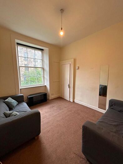 3 Bedroom Flat To Rent In Glen Street, Edinburgh, EH3