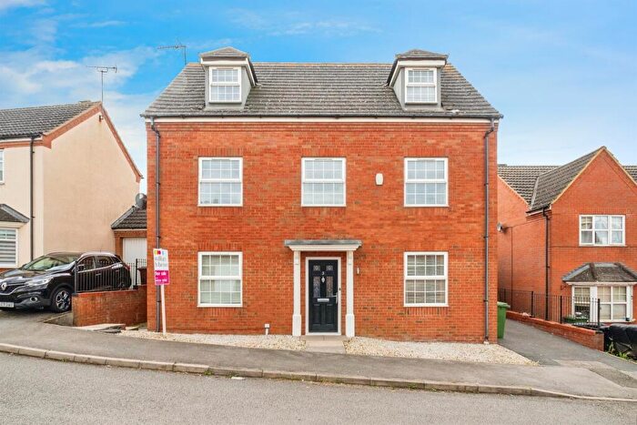 6 Bedroom Detached House For Sale In Holkham Close, Corby, NN18