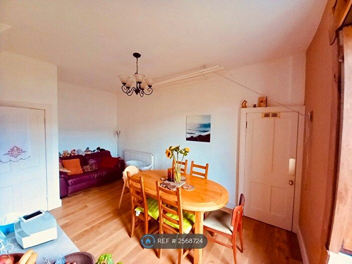 2 Bedroom Flat To Rent In Cobden Terrace, Edinburgh, EH11