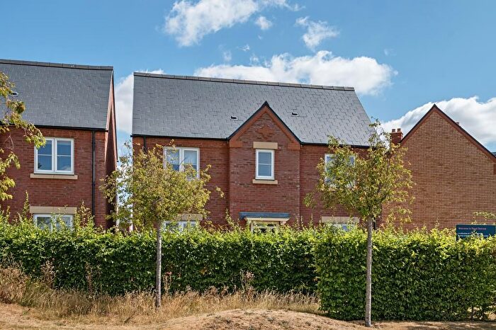 3 Bedroom Detached House For Sale In Kingsmere, Bicester, Oxfordshire, OX26