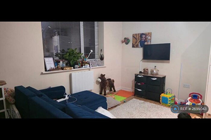 2 Bedroom Flat To Rent In Lowry Court, Harrow, HA3