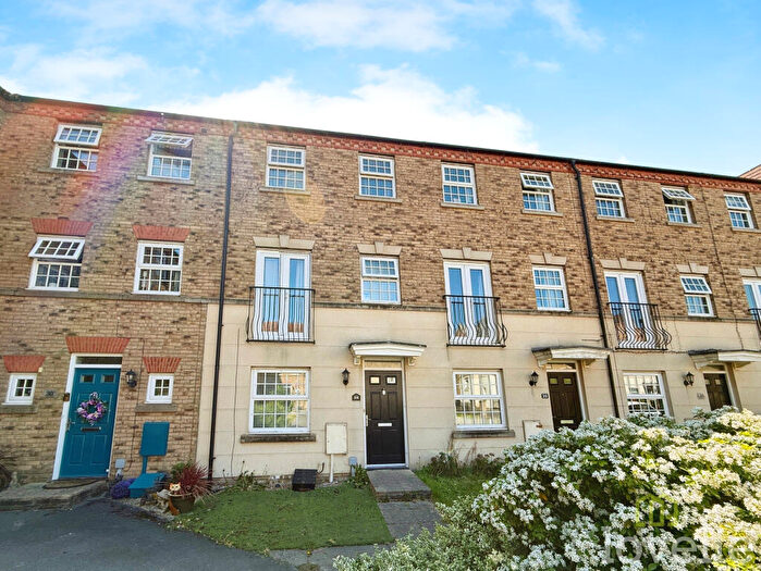 3 Bedroom Town House For Sale In Squirrel Chase, Witham St Hughs, LN6
