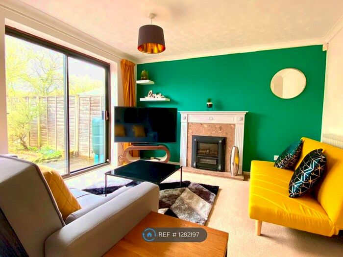 3 Bedroom Terraced House To Rent In The Oval, Milton Keynes MK6