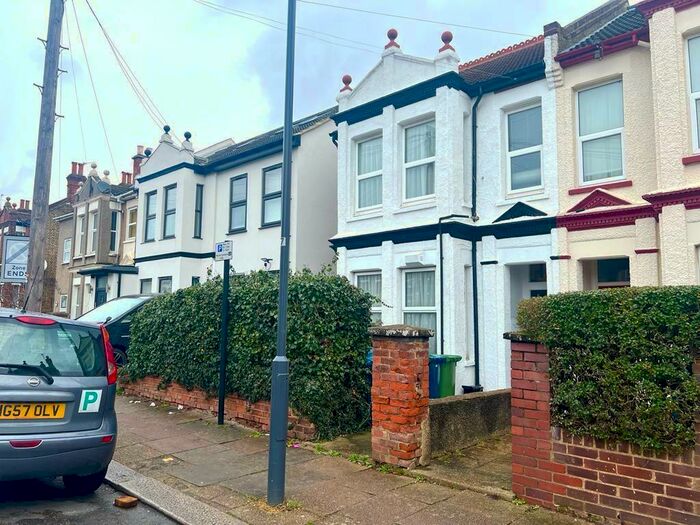 2 Bedroom Flat To Rent In Spencer Road, Harrow, HA3
