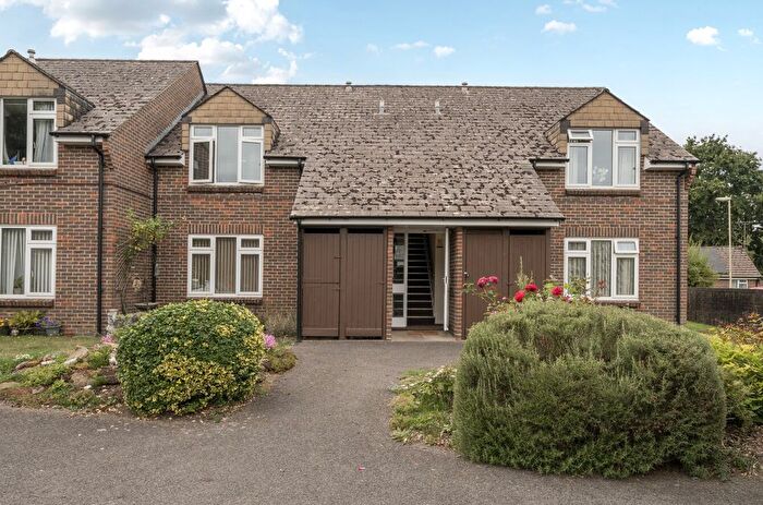 1 Bedroom Flat For Sale In Thornton End, Holybourne, Alton, Hampshire, GU34
