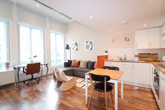 Studio To Rent In The Guildhall Tavern (), Guildhall Place, Cardiff, CF10