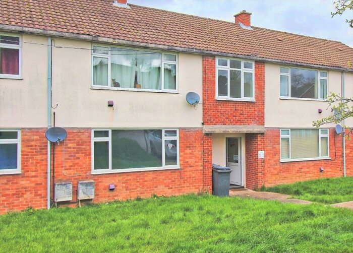 2 Bedroom Maisonette To Rent In Middlefield, Farnham, GU9