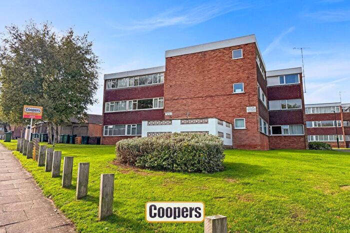 2 Bedroom Flat For Sale In Greendale Road, Whoberley, CV5