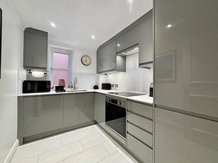 1 Bedroom Flat To Rent In Plaistow Lane, BR1