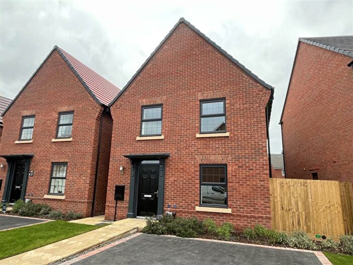 4 Bedroom Detached House For Sale In Holt Lane, Drakelow, Burton On Trent, DE15