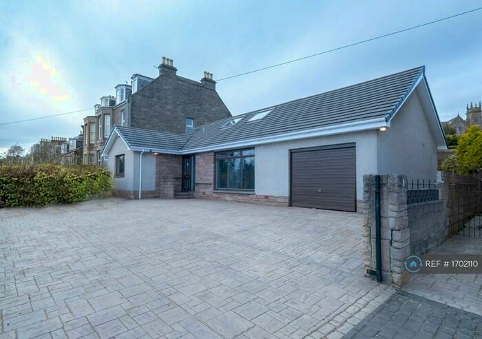 3 Bedroom Detached House To Rent In Drummond Street, Dundee, DD3