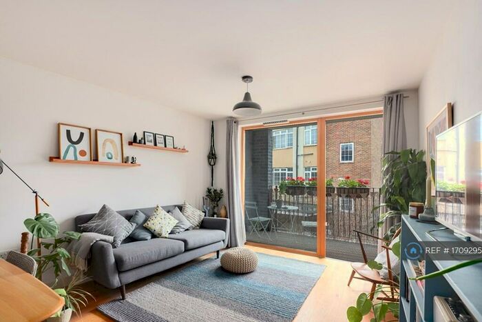 2 Bedroom Flat To Rent In Alvares House, London, E9