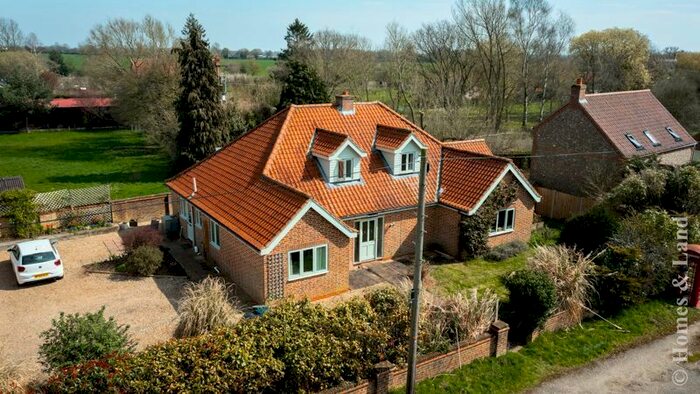 4 Bedroom Property For Sale In Fakenham Road, Horningtoft, Dereham, NR20