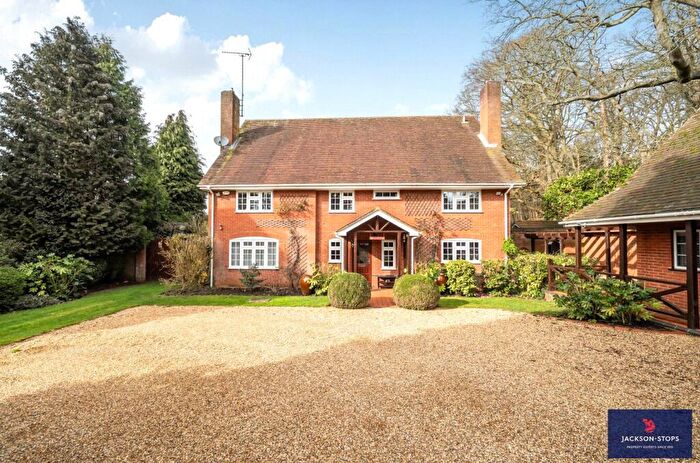 4 Bedroom Detached House To Rent In Pinfold Pond, Woburn, Bedfordshire, MK17