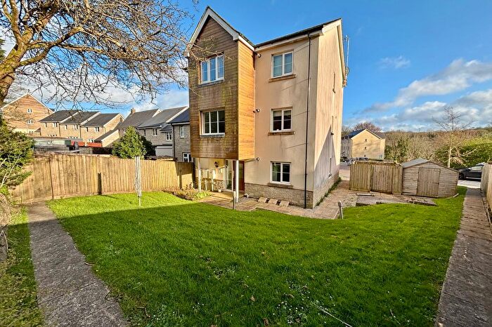 2 Bedroom Flat For Sale In Trelowen Drive, Penryn, TR10