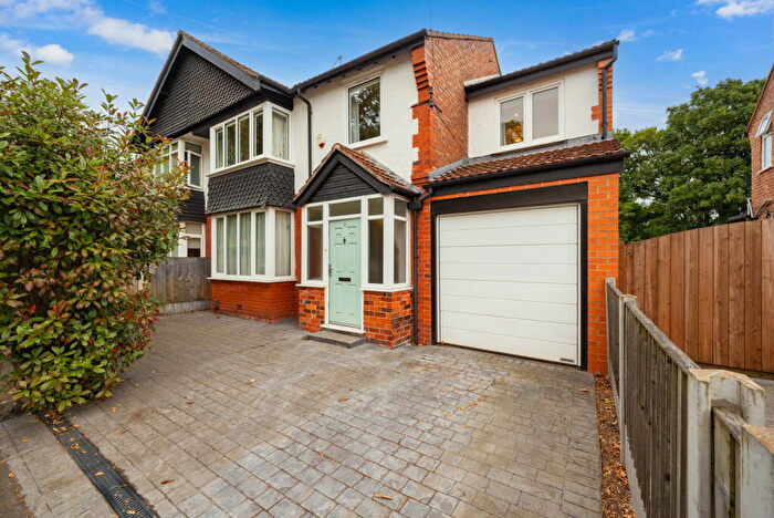 5 Bedroom Semi-Detached House For Sale In Roebuck Lane, Sale, M33