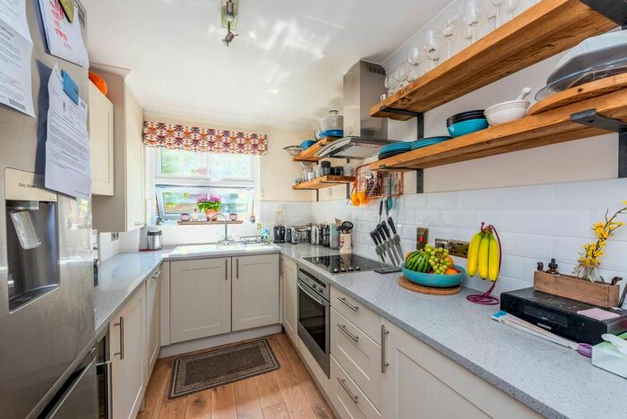 3 Bedroom Property To Rent In Langley Lane, Vauxhall, London, SW8