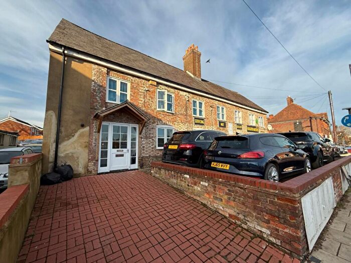 2 Bedroom Apartment To Rent In Houghton Regis, LU5