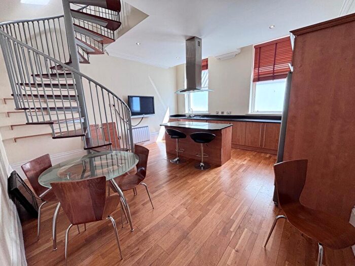 2 Bedroom Maisonette To Rent In King Albert Chambers, - Jameson Street, Hull, HU1