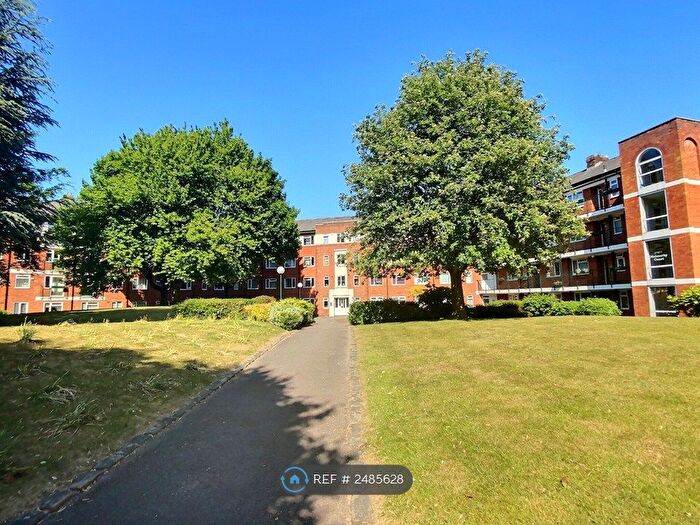 2 Bedroom Flat To Rent In Melmerby Court, Salford, M5