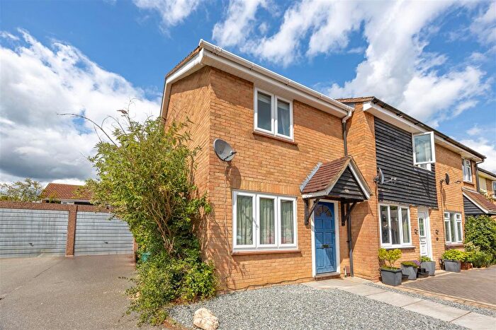 2 Bedroom End Terrace House For Sale In Fraser Close, Laindon, Basildon, SS15