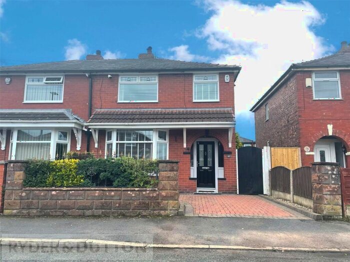 3 Bedroom Semi-Detached House To Rent In Shelley Grove, Droylsden, Manchester, Greater Manchester, M43