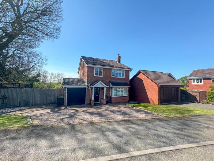 4 Bedroom Detached House For Sale In Epsom Close, Redditch, B97