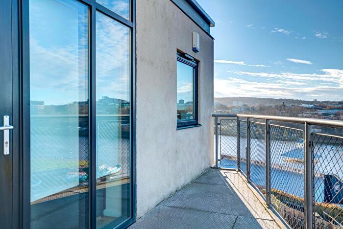 2 Bedroom Flat To Rent In Citipeaks, East Quayside, Newcastle Upon Tyne, NE6