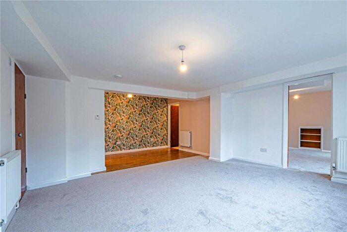 1 Bedroom Apartment To Rent In Queensway, Hemel Hempstead, Hertfordshire, HP2
