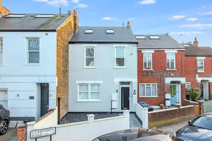 3 Bedroom Flat To Rent In Clarendon Road, Colliers Wood, London, SW19