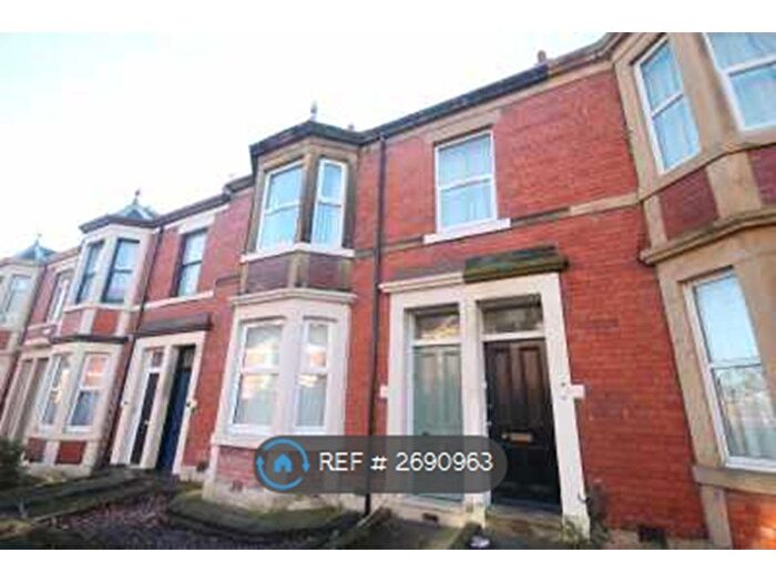 5 Bedroom Maisonette To Rent In Ashleigh Grove, Newcastle Upon Tyne, NE2