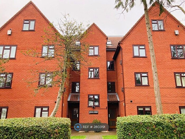 3 Bedroom Flat To Rent In White Lodge, London, W5