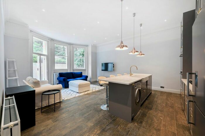 2 Bedroom Flat To Rent In Old Brompton Road, London, SW5