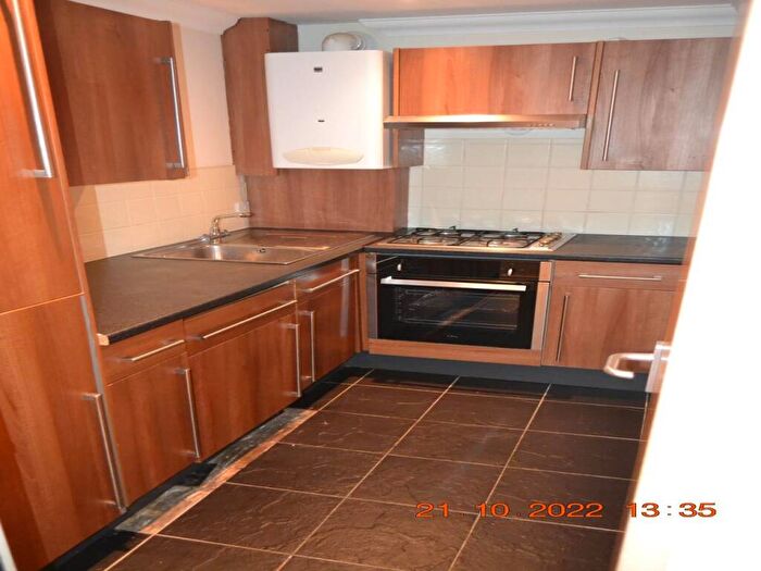 2 Bedroom Flat To Rent In Richmond Road, Roath, Cardiff, CF24