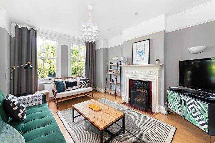 2 Bedroom Maisonette For Sale In Adamsrill Road, Sydenham, London, SE26