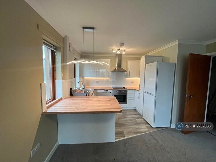 3 Bedroom Flat To Rent In St Clair Place, Edinburgh, EH6