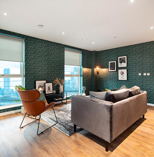 3 Bedroom Flat To Rent In Fizzy Ea A - Silvertown Way, London, E16