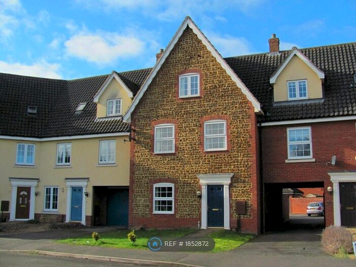 4 Bedroom Terraced House To Rent In Deas Road, South Wootton, King's Lynn, PE30
