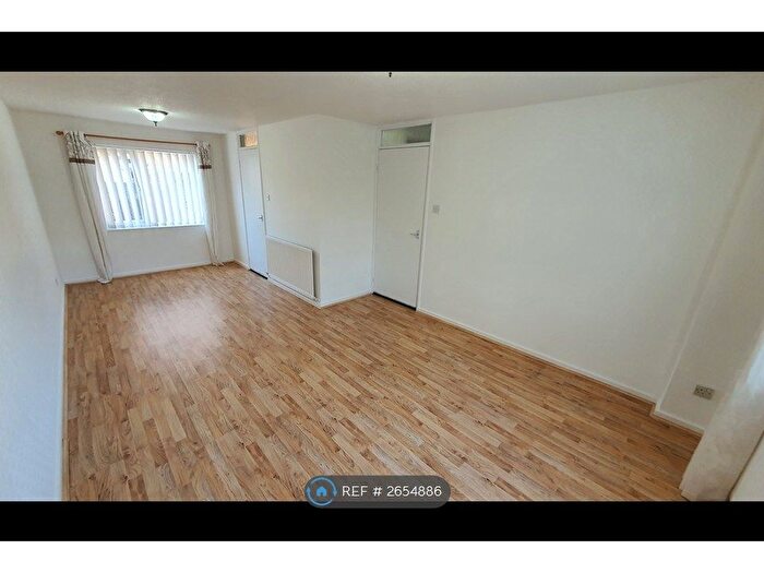 2 Bedroom Terraced House To Rent In Lapwing Gardens, Bristol, BS16