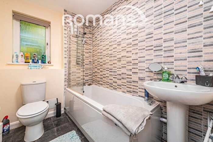 1 Bedroom Maisonette To Rent In Derrick Close, RG31