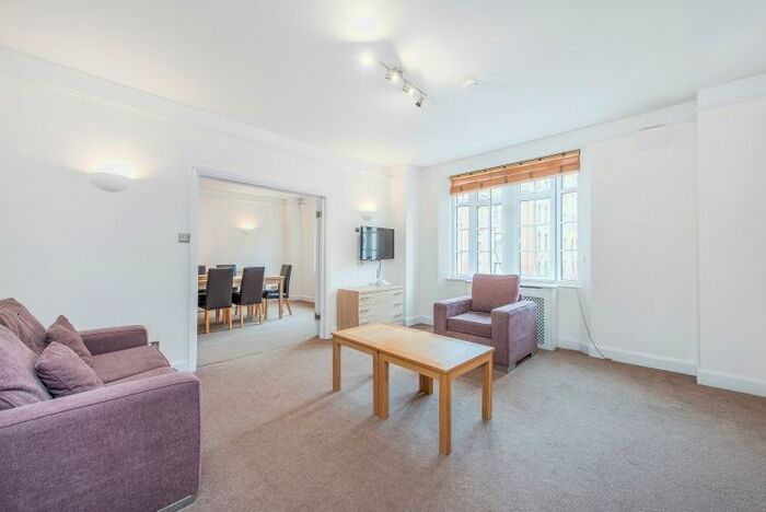3 Bedroom Flat To Rent In Upper Woburn Place, London, WC1H