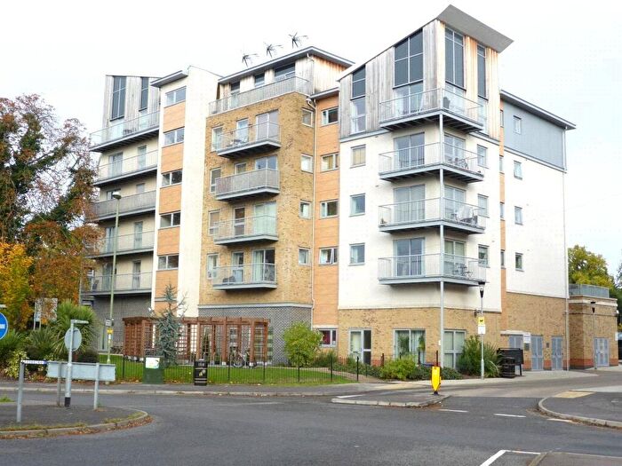 2 Bedroom Flat To Rent In Coombe Way, Farnborough, Hampshire, GU14