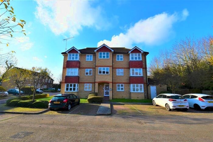 1 Bedroom Flat To Rent In Stafford Place, Horley, RH6