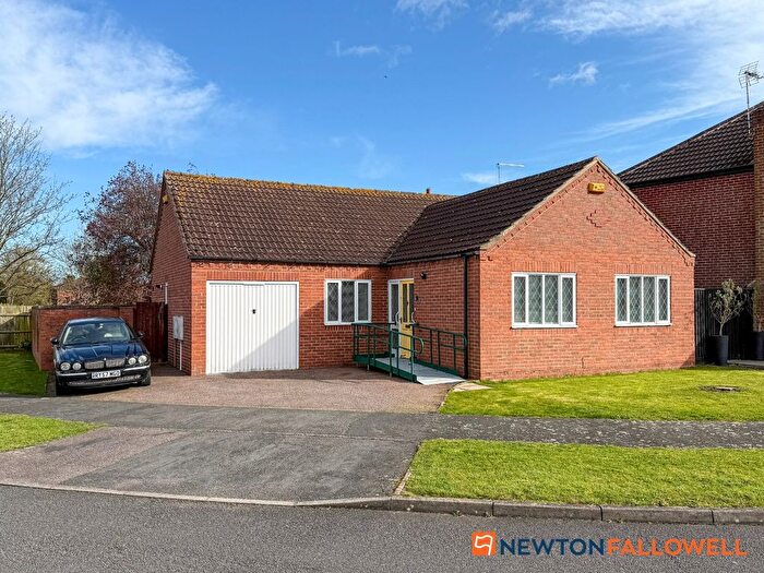 3 Bedroom Detached Bungalow For Sale In Manor Drive, Long Bennington, NG23